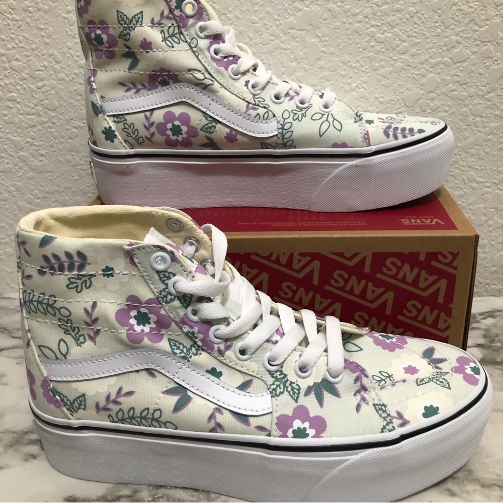 VANS NWT Sk8 Tapered pastel floral platform sneakers